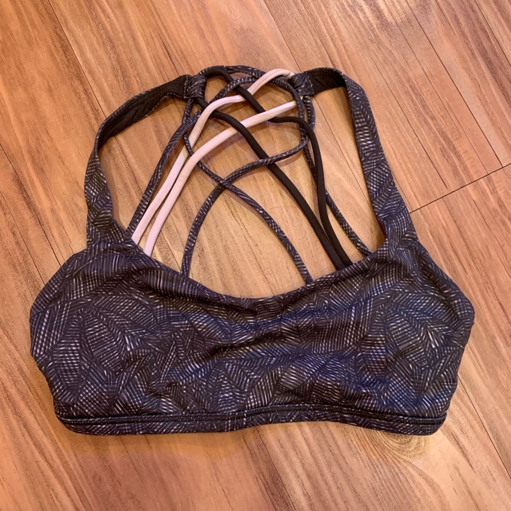 Lululemon sports bra